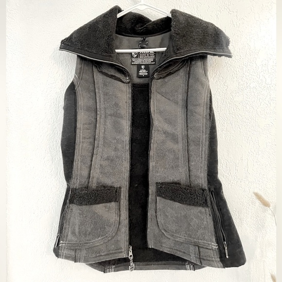Kühl // Sherpa Vest in Black - Picture 1 of 8
